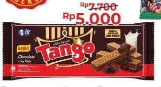 Promo Harga TANGO Long Wafer Chocolate 130 gr - Alfamart