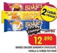 Promo Harga Biskies Sandwich Biscuit Vanilla, Cheese, Chocolate 108 gr - Superindo