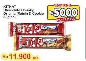 Promo Harga Kit Kat Chunky Raisin Cookies, Chocolate 38 gr - Indomaret