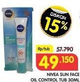 Promo Harga NIVEA Sun Face Serum Protect & White SPF 50+ Oil Control 30 ml - Superindo
