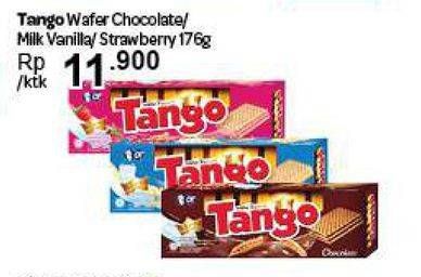 Promo Harga TANGO Wafer Chocolate, Vanilla Milk, Strawberry 176 gr - Carrefour