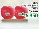Promo Harga Apel Fuji Wang Shan per 100 gr - Alfamidi