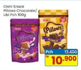 Promo Harga Oishi Pillows Ubi, Coklat 110 gr - Indomaret