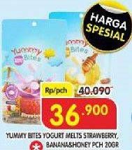 Promo Harga YUMMY BITES Yogurt Melts Banana Honey, Strawberry 20 gr - Superindo