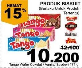 Promo Harga TANGO Wafer Chocolate, Vanilla Milk, Strawberry 176 gr - Giant