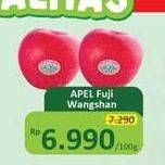 Promo Harga Apel Fuji Wang Shan per 100 gr - Alfamidi