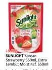 Promo Harga Sunlight Pencuci Piring Korean Strawberry, Extra Lembut 650 ml - Alfamidi