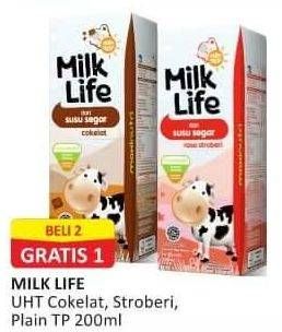 Promo Harga MILK LIFE Fresh Milk Chocolate, Plain, Strawberry 200 ml - Alfamart