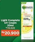 Promo Harga GARNIER Light Complete Cream White Speed Day Serum Cream UV 20 ml - Indomaret