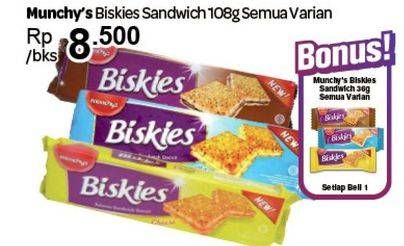 Promo Harga BISKIES Sandwich Biscuit All Variants 108 gr - Carrefour