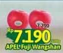 Promo Harga Apel Fuji Wang Shan per 100 gr - Alfamidi