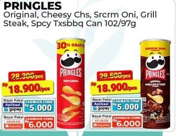 Promo Harga Pringles Potato Crisps Original, Cheesy Cheese, Sour Cream Onion, Smokey Grilled Steak 107 gr - Alfamart