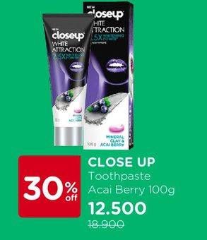 Promo Harga CLOSE UP Pasta Gigi White Attraction Mineral Clay Acai Berry 100 gr - Watsons