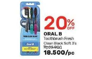 Promo Harga ORAL B Fresh Clean Black Toothbrush Soft 3 pcs - Guardian