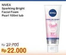 Promo Harga NIVEA Facial Foam Sparkling Bright 100 ml - Indomaret