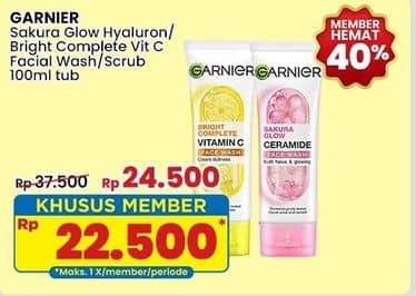 Promo Harga Garnier Facial Cleanser Sakura Glow Hyaluron Whip Foam, Bright Complete Vitamin C Super Whip Foam 100 ml - Indomaret