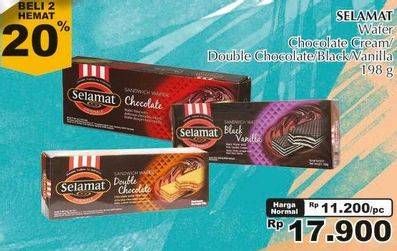 Promo Harga SELAMAT Wafer Choco Cream, Double Chocolate, Black Vanilla per 2 box 198 gr - Giant