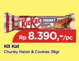 Promo Harga Kit Kat Chunky Raisin Cookies 38 gr - TIP TOP