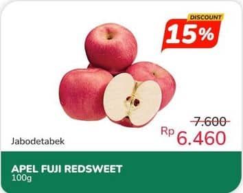 Promo Harga Apel Fuji Red Sweet per 100 gr - Indomaret