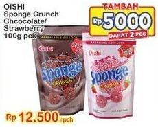 Promo Harga Oishi Sponge Crunch Cokelat, Stroberi 100 gr - Indomaret