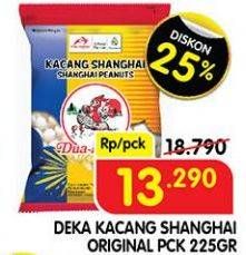 Promo Harga DUA KELINCI Kacang Shanghai Original 225 gr - Superindo