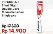 Promo Harga Pepsodent Sikat Gigi Double Care Clean Medium, Sensitive Soft 1 pcs - Indomaret