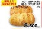 Promo Harga Roti Isi Pisang Keju, Cokelat  - Giant