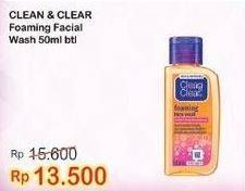 Promo Harga CLEAN & CLEAR Facial Wash Foaming 50 ml - Indomaret