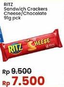 Promo Harga Ritz Crackers Sandwich Chocolate, Cheese 91 gr - Indomaret