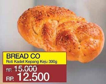 Promo Harga BREAD CO Roti Kadet Kepang Keju  - Yogya