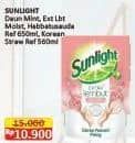 Promo Harga Sunlight Pencuci Piring Anti Bau With Daun Mint, Extra Lembut, Higienis Plus With Habbatussauda, Korean Strawberry 560 ml - Alfamart