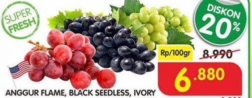 Promo Harga Anggur Flame, Black Seedless, Ivory per 100 gr - Superindo