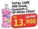 Promo Harga Total Care Mouthwash Siwak Salt, Sensitive Teeth, Sparkling White 250 ml - Alfamidi
