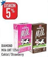 Promo Harga Diamond Milk UHT Chocolate, Strawberry 125 ml - Hypermart