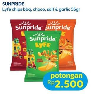 Promo Harga Sunpride Lyfe Cavendish Banana Chips Beef BBQ, Chocolate, Salt Garlic 55 gr - Hypermart