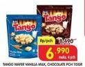 Promo Harga TANGO Wafer Chocolate, Vanilla Milk 115 gr - Superindo