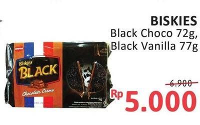 Promo Harga Biskies Black Biscuit Milky Vanilla, Chocolate Creme 72 gr - Alfamidi