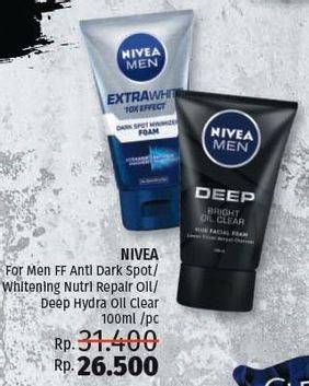 Promo Harga NIVEA MEN Facial Foam White Darkspot, White Repair, Deep Mud 100 ml - LotteMart