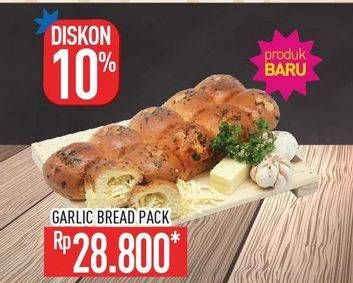 Promo Harga Korean Garlic Cream Cheese Bread  - Hypermart