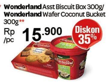 Promo Harga WONDERLAND Biscuit Kelapa Assorted Biscuit, Wafer 300 gr - Carrefour