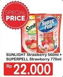 Promo Harga SUNLIGHT Strawberry 560ml + SUPER PELL Strawberry 770ml  - Hypermart