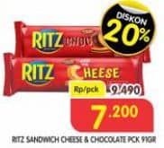Promo Harga Ritz Crackers Sandwich Chocolate, Cheese 91 gr - Superindo