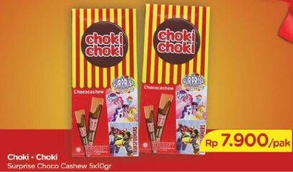 Promo Harga CHOKI-CHOKI Coklat Surprise, Chococashew per 5 pcs 10 gr - TIP TOP