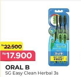 Promo Harga ORAL B Toothbrush Easy Clean Herbal Soft 3 pcs - Alfamart