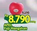 Promo Harga Apel Fuji Wang Shan per 100 gr - Alfamidi