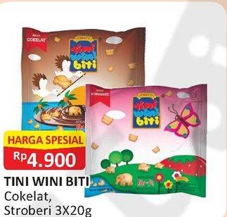 Promo Harga TINI WINI BITI Biskuit Crackers Coklat, Strawberry per 3 pcs 20 gr - Alfamart