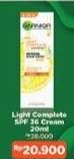 Promo Harga GARNIER Light Complete Cream White Speed Day Serum Cream UV 20 ml - Indomaret