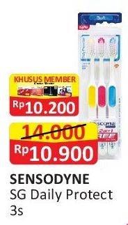 Promo Harga Sensodyne Sikat Gigi Daily Protection 3 pcs - Alfamart