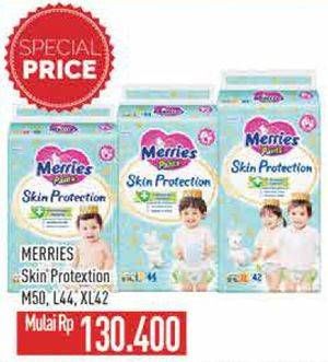 Promo Harga Merries Pants Skin Protection XL42, L44, M50 42 pcs - Hypermart