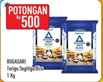 Promo Harga Bogasari Tepung Terigu Segitiga Biru 1000 gr - Hypermart